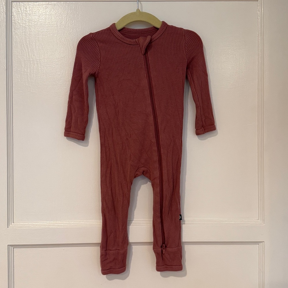 Kyte Baby Ribbed Mauve Zippered Romper